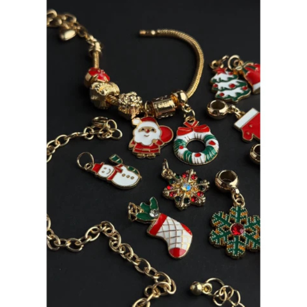 Tüdrukute advendikalender käevõrude ja ripatsitega